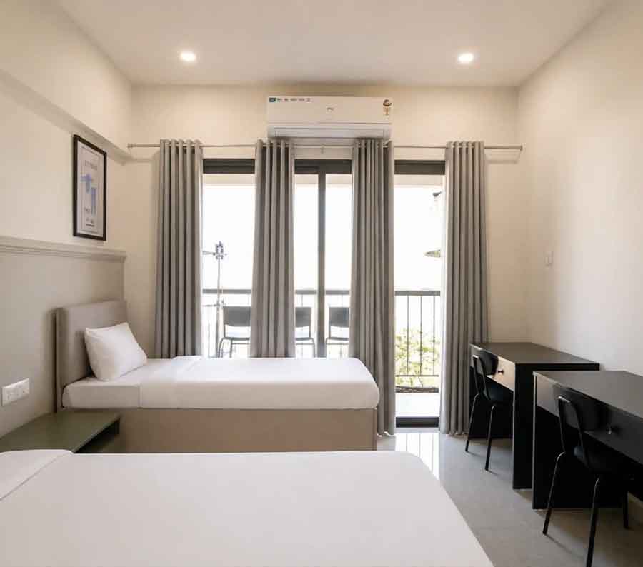 Comfortable PG room at Shreya PG Service